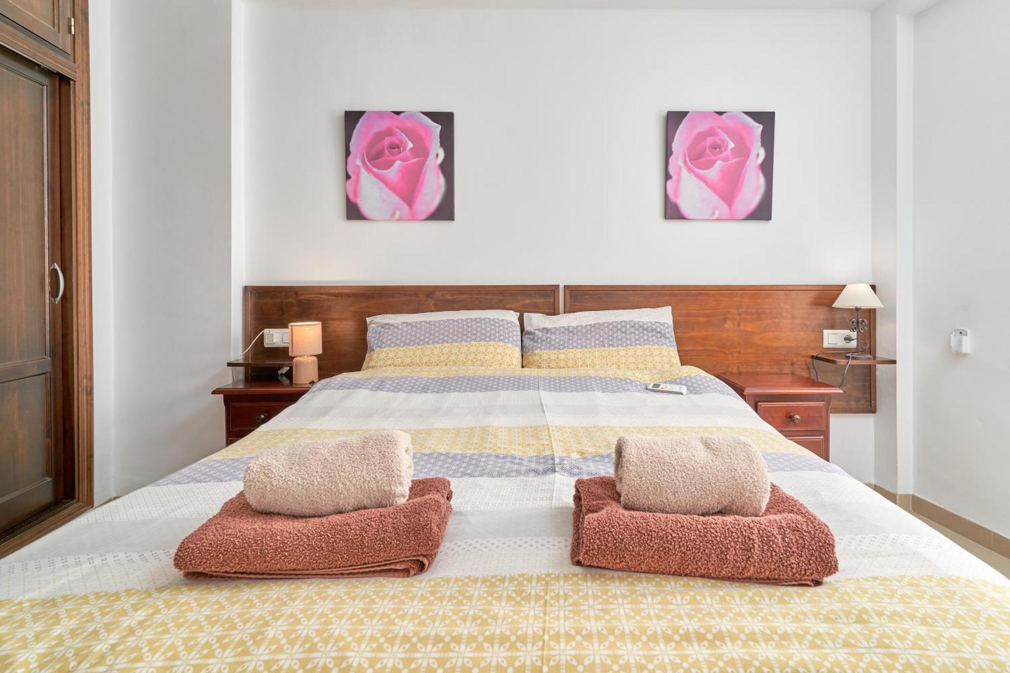 1 Bed Apartment With Sea View Nerja Bagian luar foto