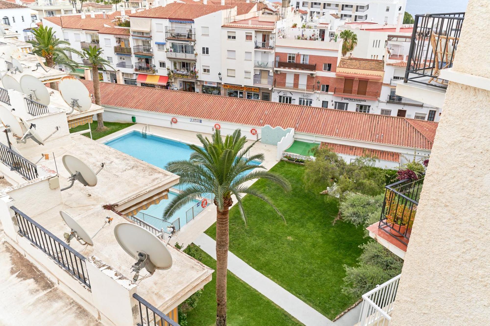 1 Bed Apartment With Sea View Nerja Bagian luar foto